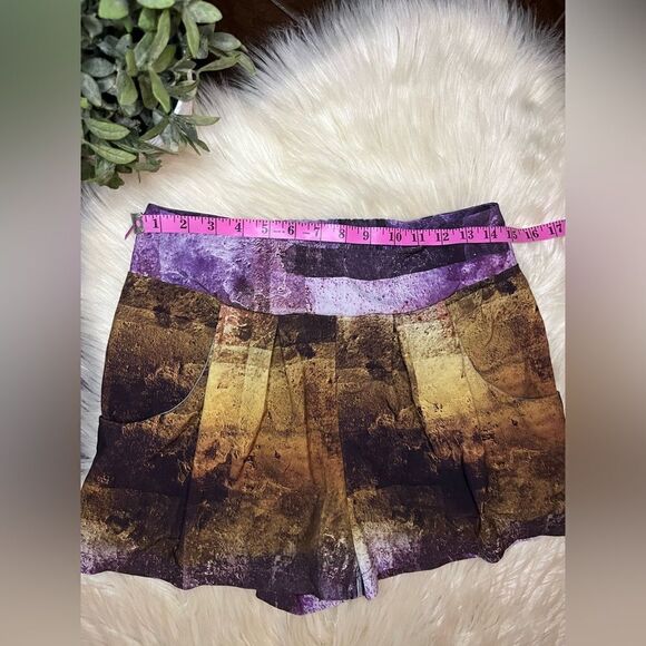 Lucy abstract running shorts sz medium - Picture 4 of 7